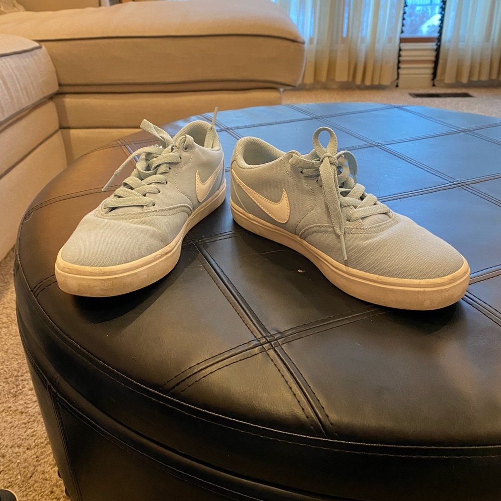 Nike SB Tennis shoe